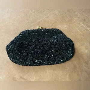 A SAFCO BAG Black Beaded and Sequin Kiss Closure Clutch